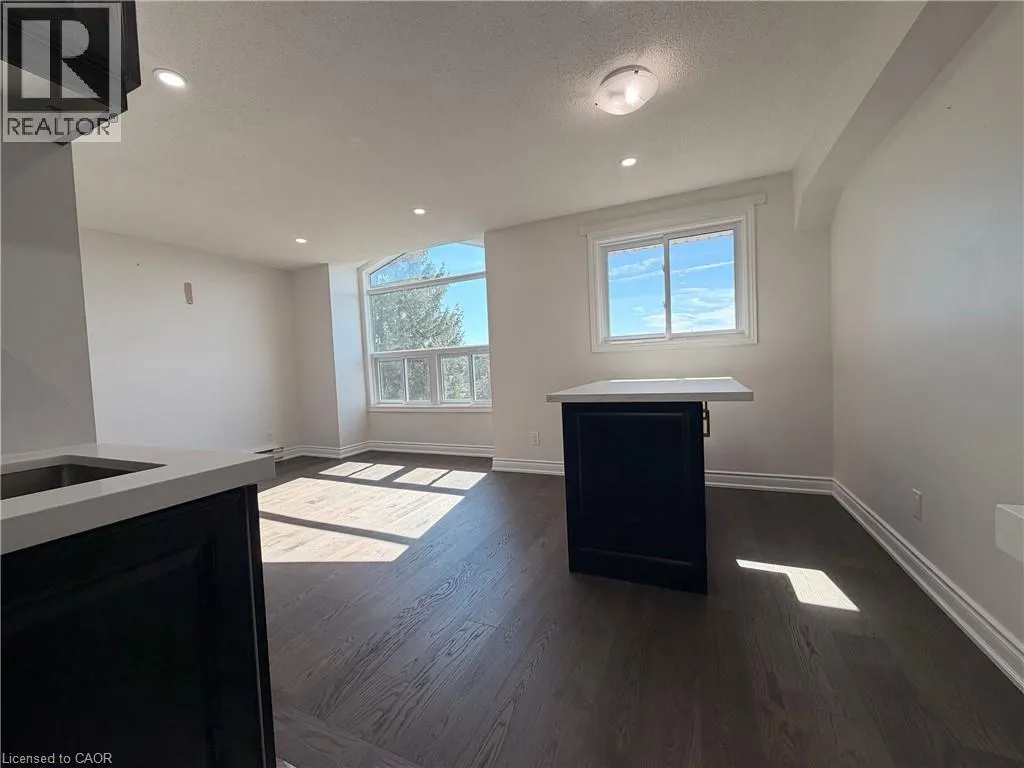 60 DONLY Drive S Unit# 301 #301