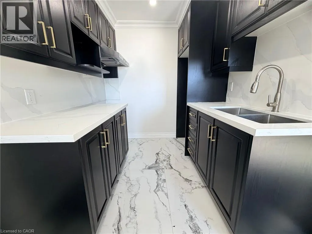 60 DONLY Drive S Unit# 301 #301