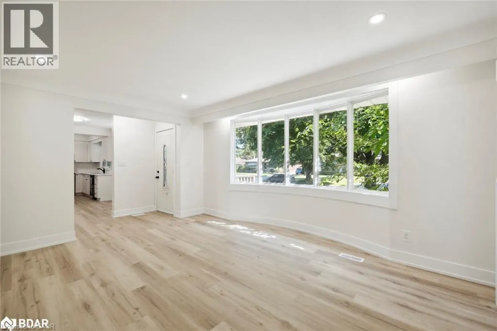 87 LEASIDE Drive Unit# Upper #Upper