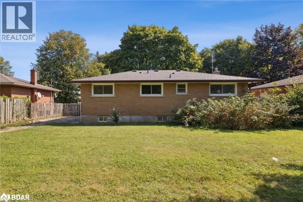 87 LEASIDE Drive Unit# Upper #Upper