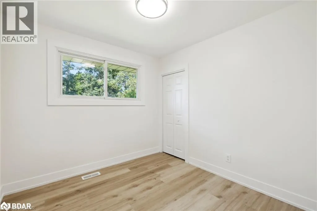 87 LEASIDE Drive Unit# Upper #Upper