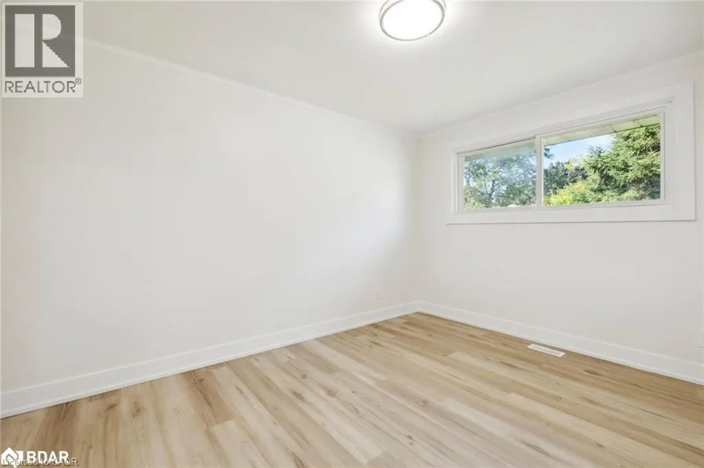 87 LEASIDE Drive Unit# Upper #Upper