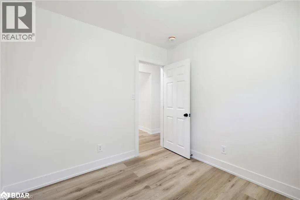 87 LEASIDE Drive Unit# Upper #Upper