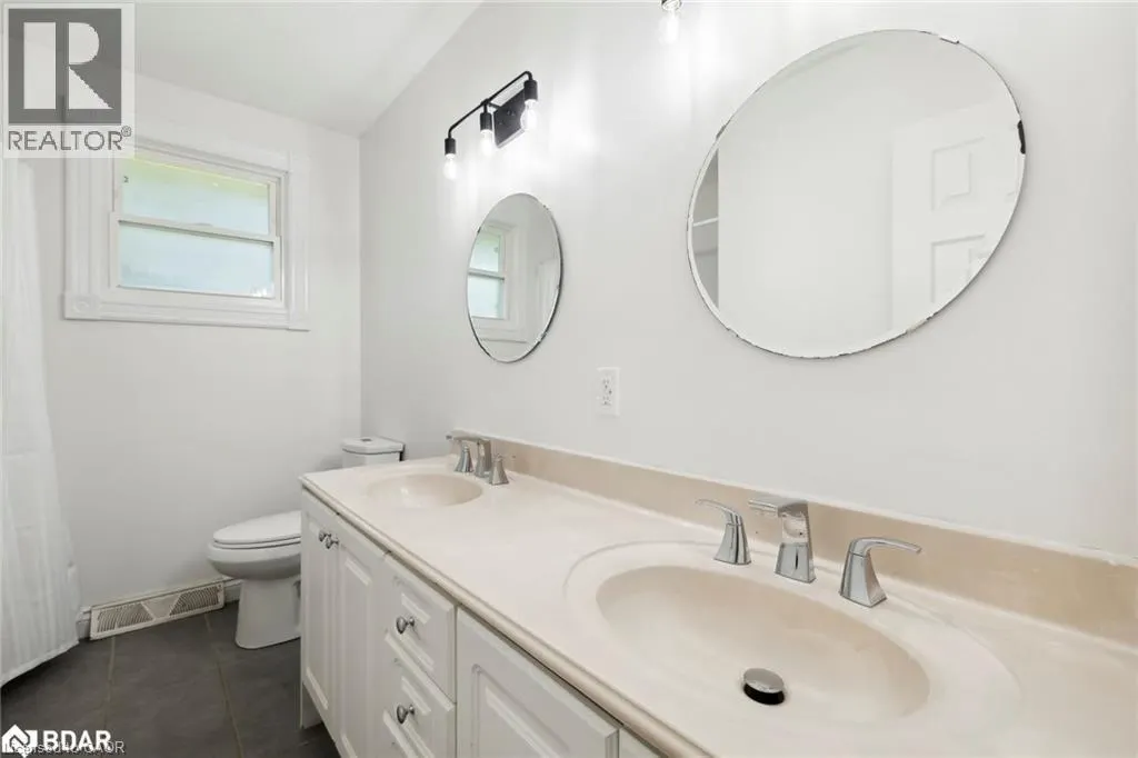 87 LEASIDE Drive Unit# Upper #Upper
