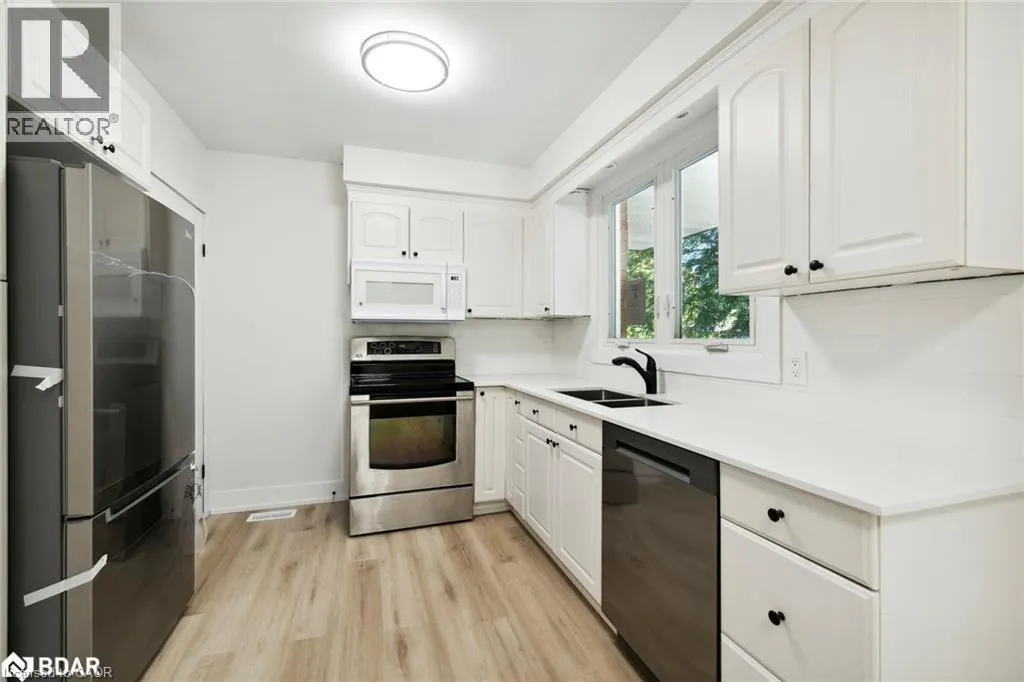 87 LEASIDE Drive Unit# Upper #Upper