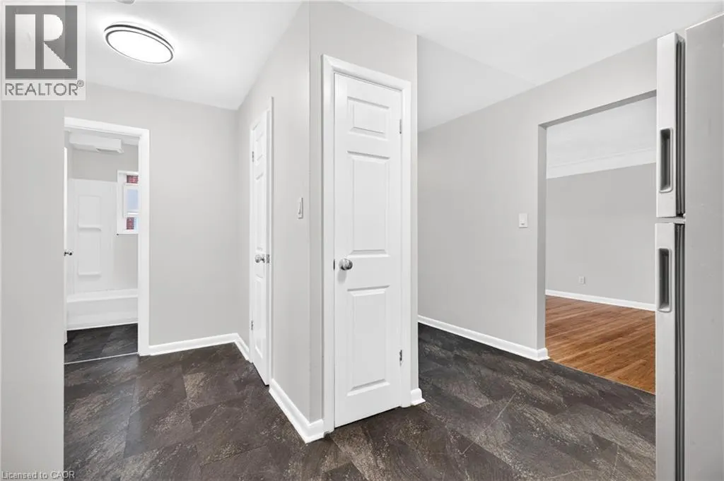 3 APPLEWOOD Avenue Unit# 3 #3