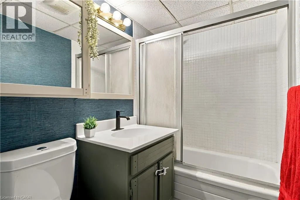 45 WESTMOUNT Road N Unit# 202 #202