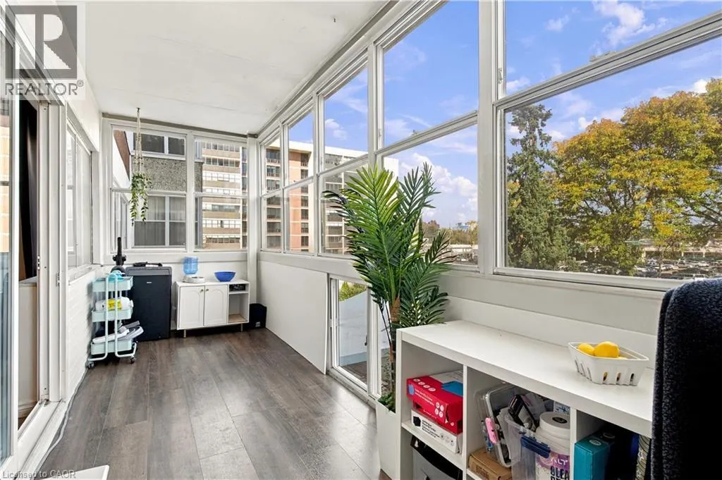 45 WESTMOUNT Road N Unit# 202 #202