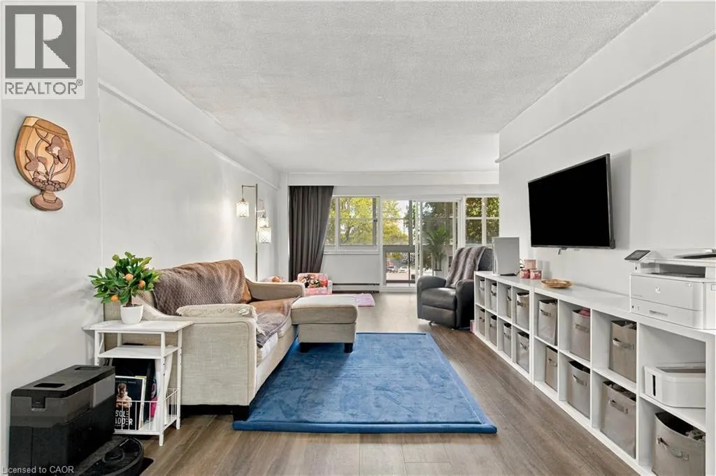 45 WESTMOUNT Road N Unit# 202 #202