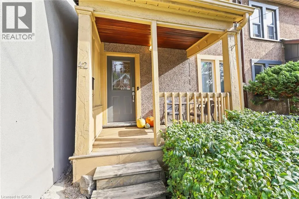 42 HESS Street N