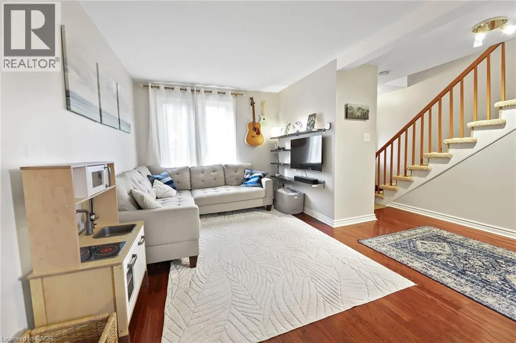 42 HESS Street N