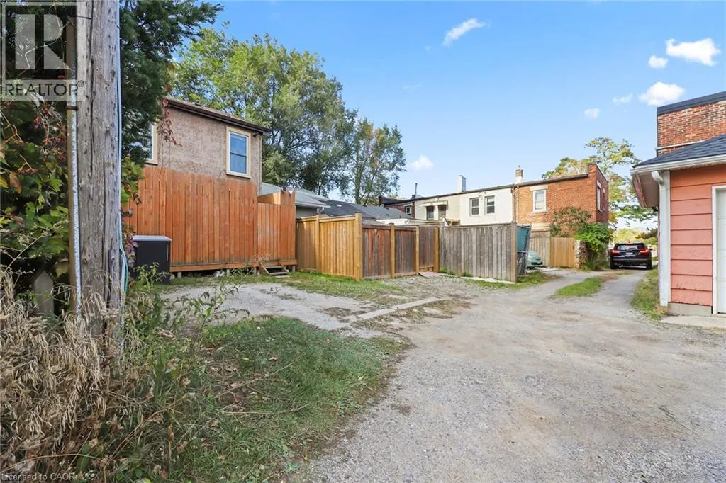 42 HESS Street N