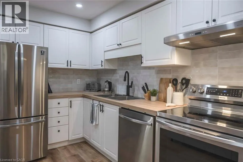 729 FAIRWAY Court
