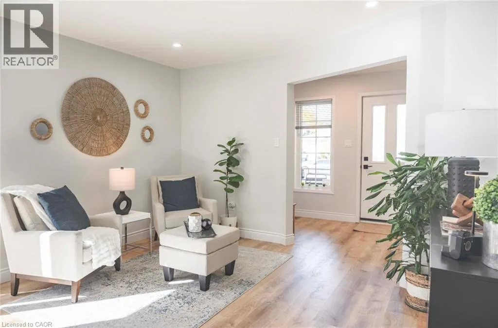 729 FAIRWAY Court