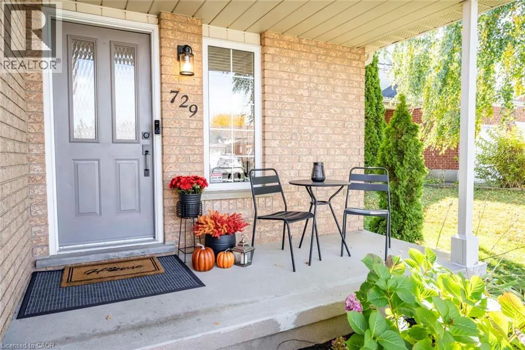 729 FAIRWAY Court