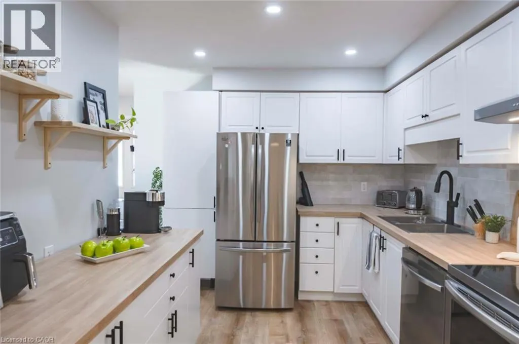 729 FAIRWAY Court