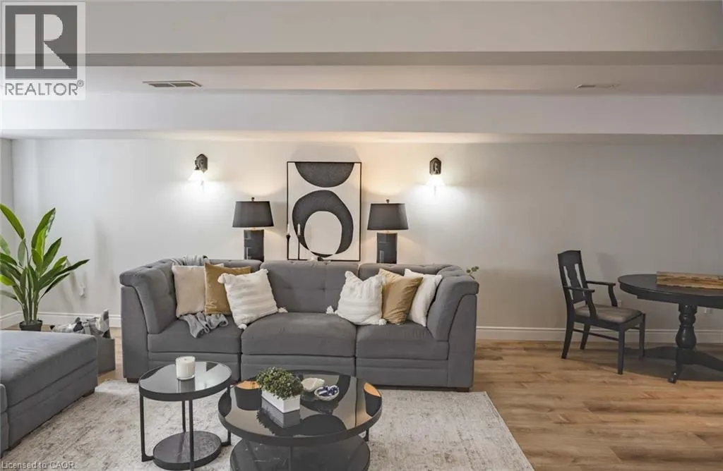 729 FAIRWAY Court