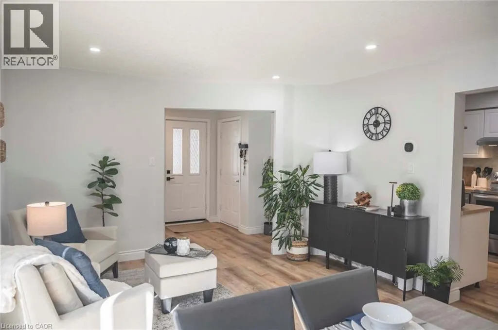 729 FAIRWAY Court
