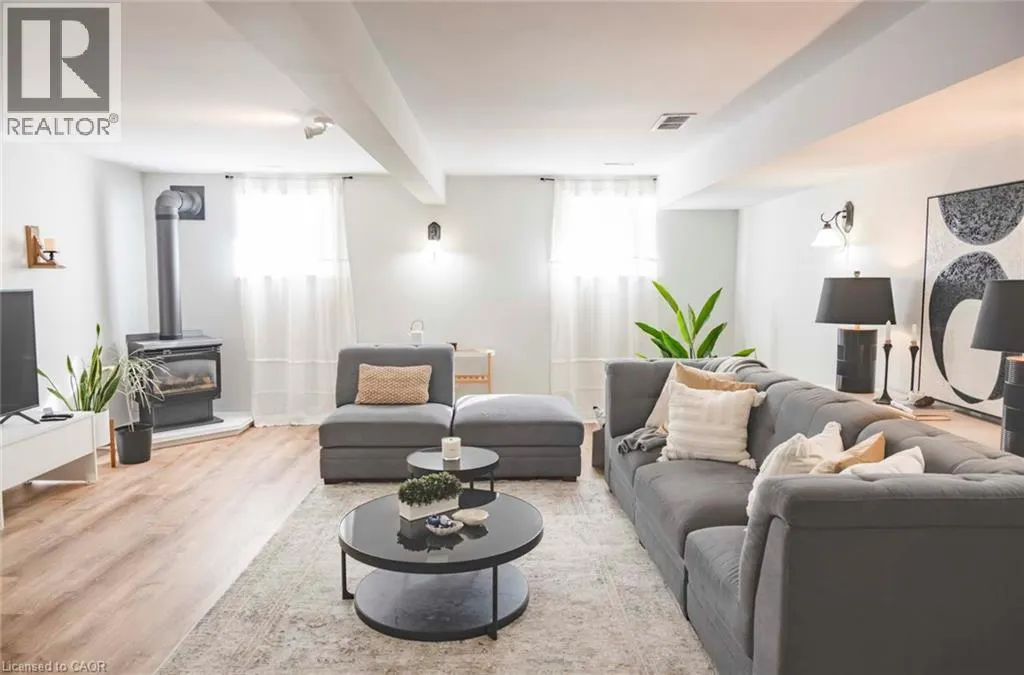 729 FAIRWAY Court