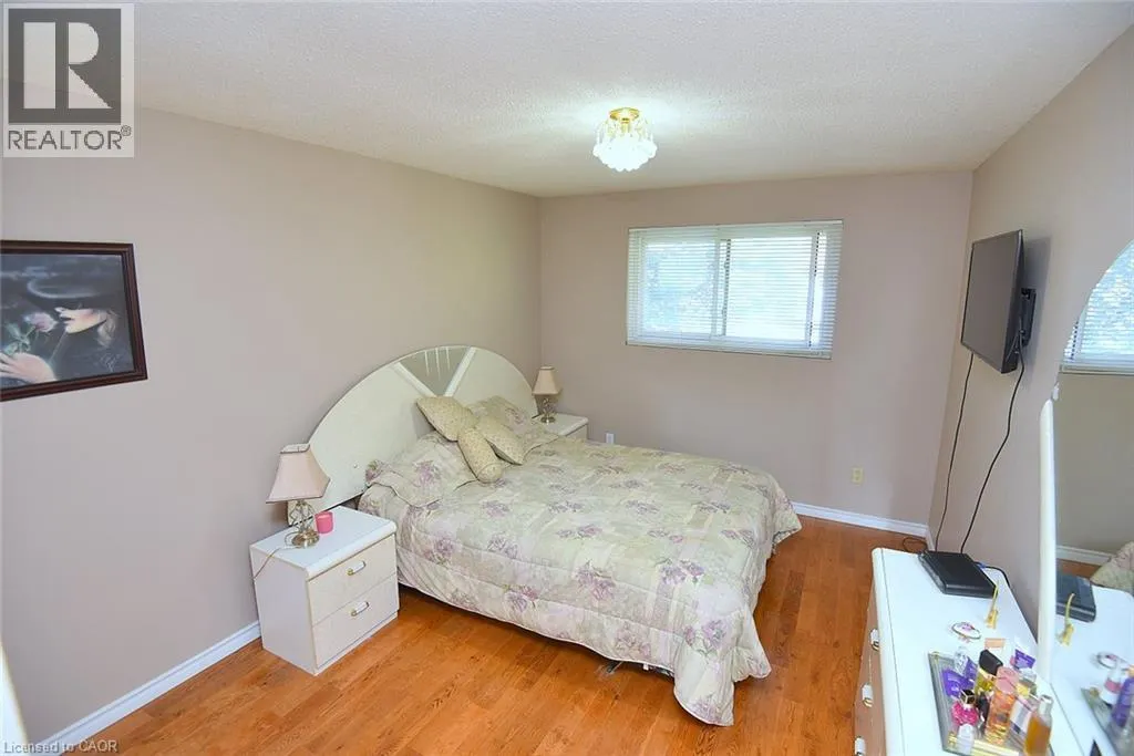 100 GOLDEN ORCHARD Drive