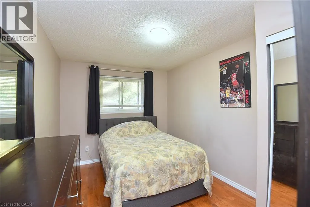 100 GOLDEN ORCHARD Drive