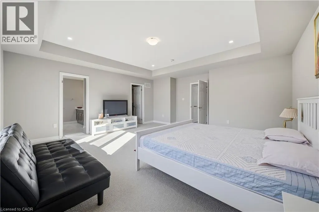 50 WILLIAM NADOR Street