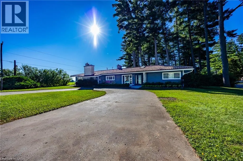 72 COURTNEY Avenue