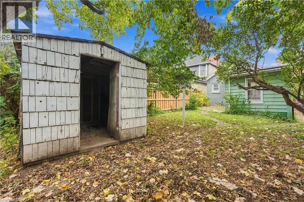 40 AIKMAN Avenue