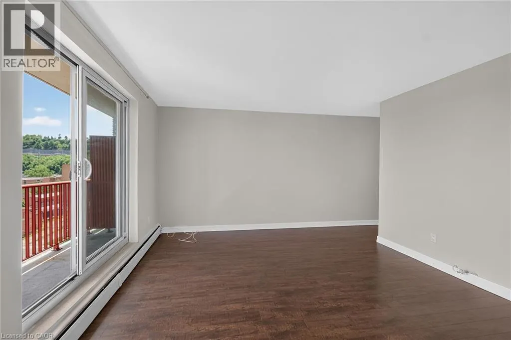 141 CATHARINE Street S Unit# 1004 #1004