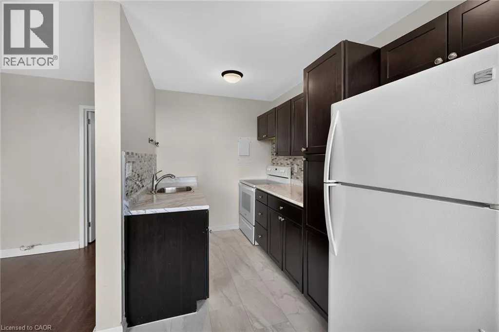 141 CATHARINE Street S Unit# 1004 #1004