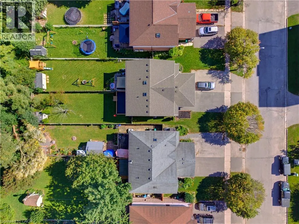 80 HIGHLAND Crescent