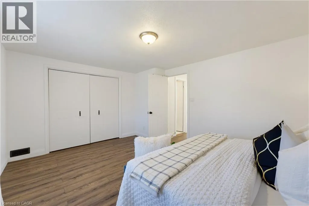 80 HIGHLAND Crescent