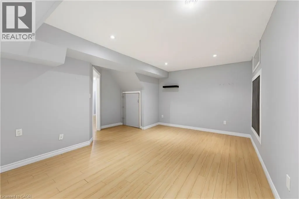 80 HIGHLAND Crescent