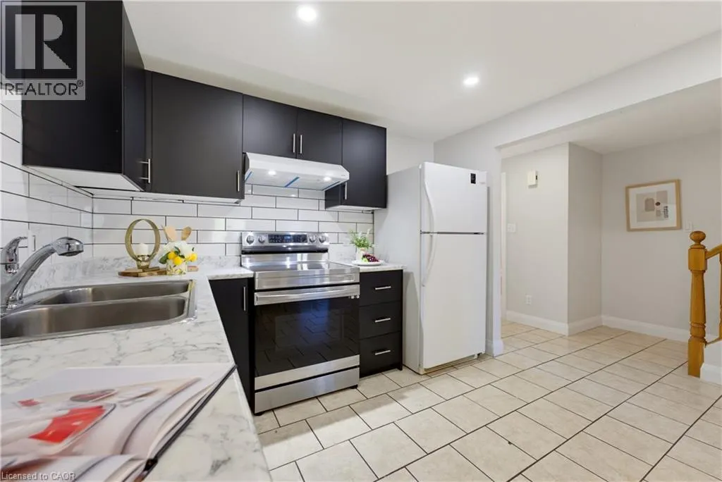 80 HIGHLAND Crescent