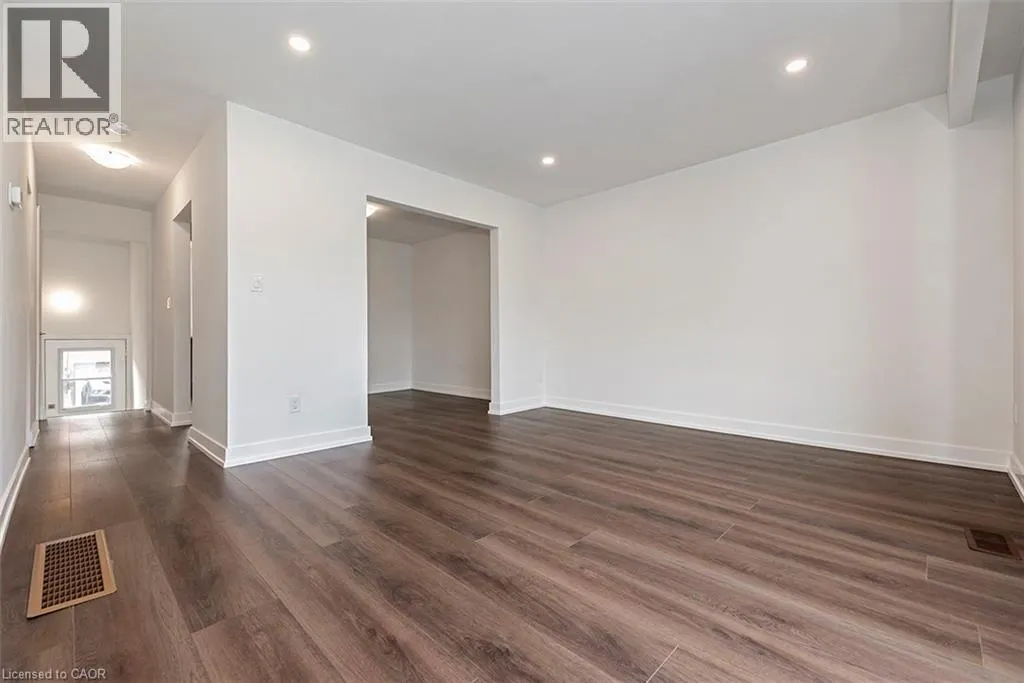 59 WOODMAN Drive N