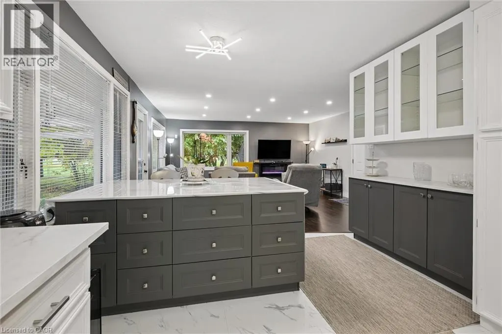 3 OAKWOOD Avenue
