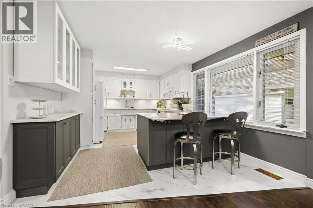 3 OAKWOOD Avenue