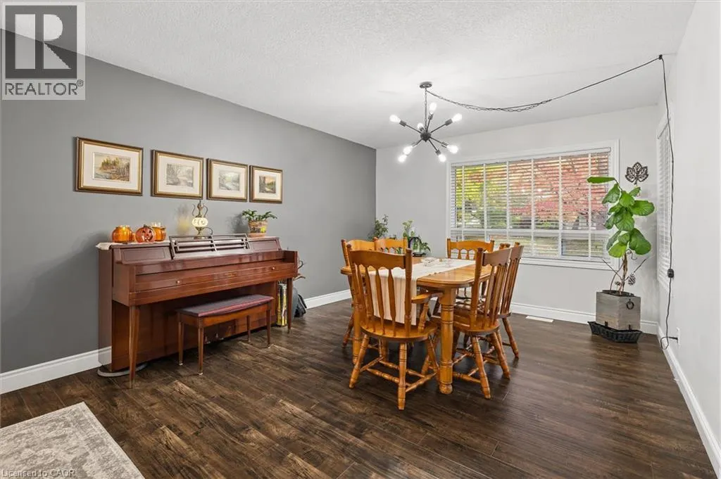 3 OAKWOOD Avenue