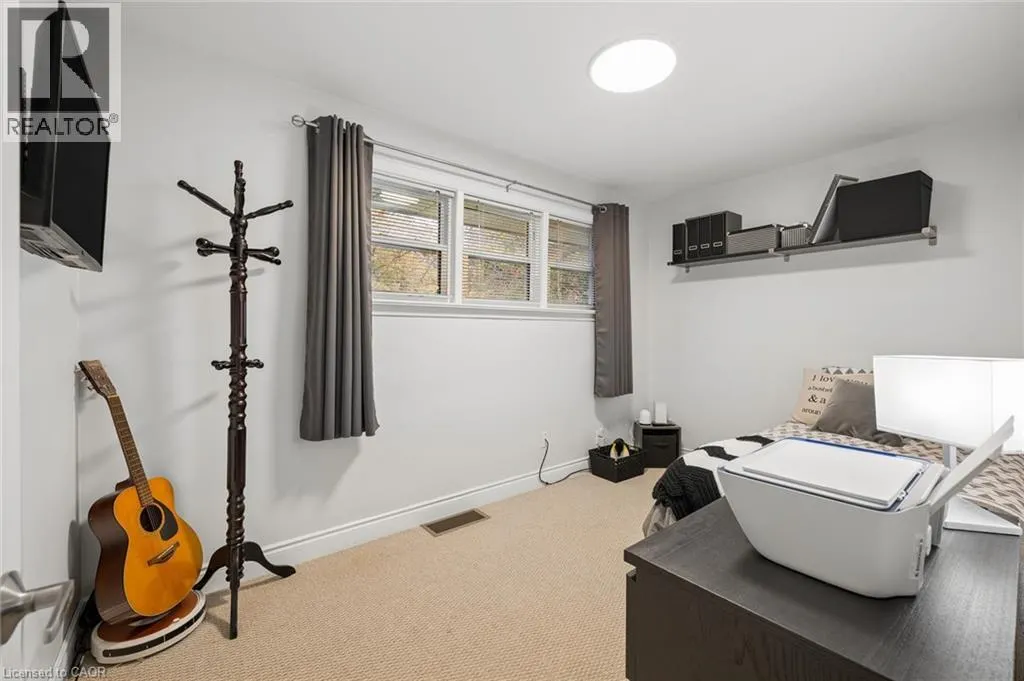 3 OAKWOOD Avenue