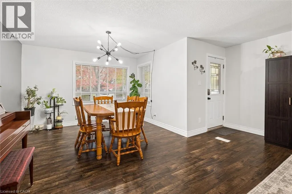 3 OAKWOOD Avenue