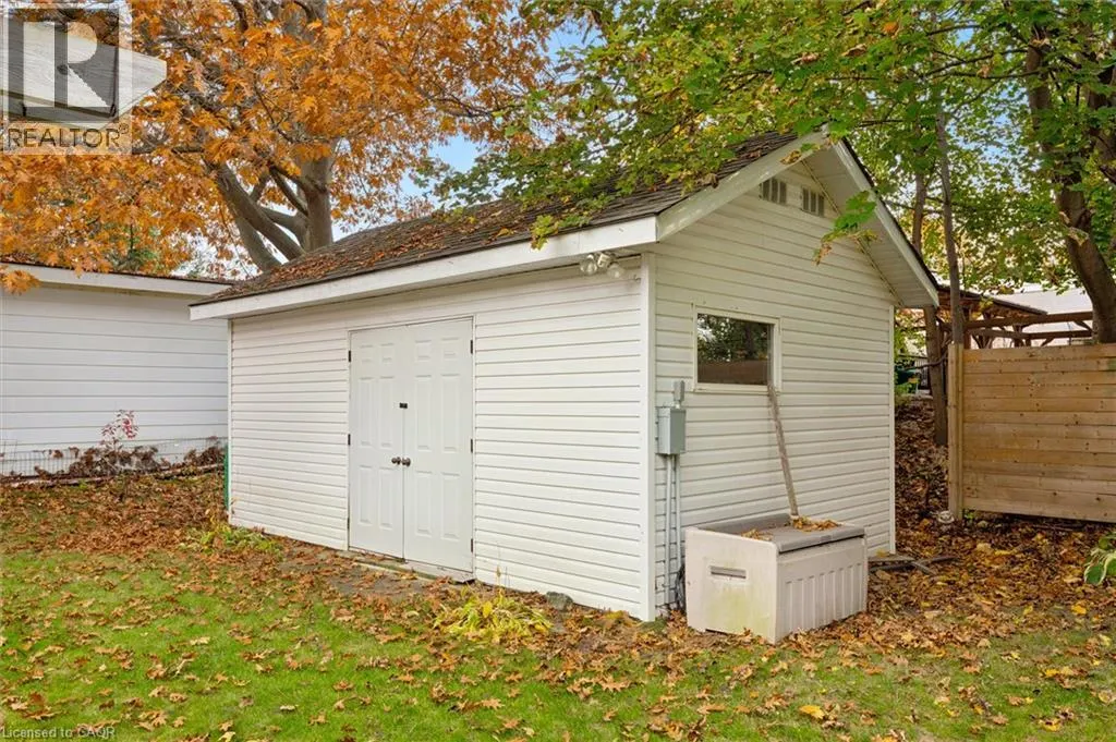 3 OAKWOOD Avenue