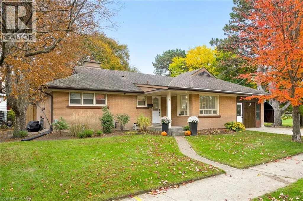 3 OAKWOOD Avenue