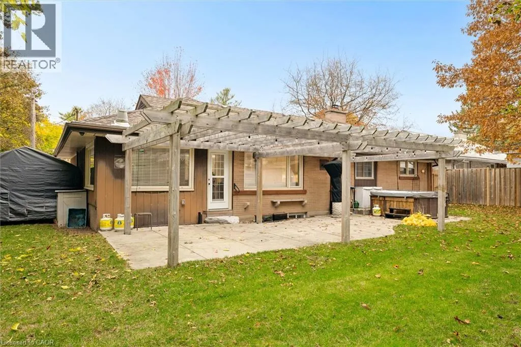 3 OAKWOOD Avenue