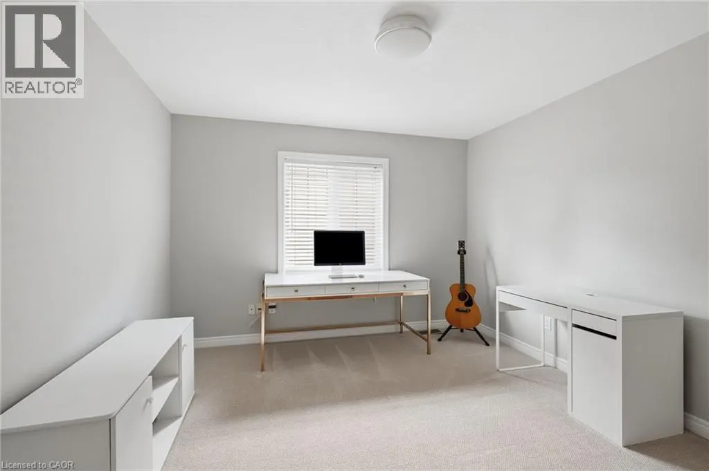 8 GOLDENVIEW Court
