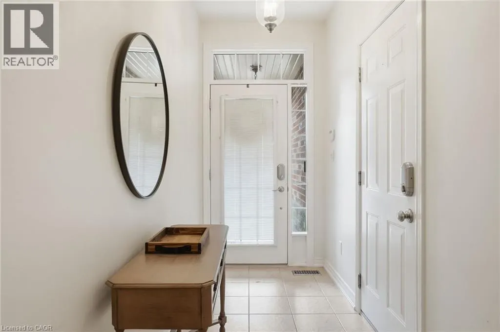 8 GOLDENVIEW Court