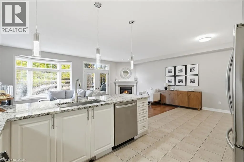8 GOLDENVIEW Court