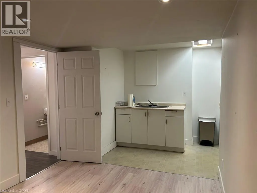 101 DONLY Drive S Unit# 3 #3