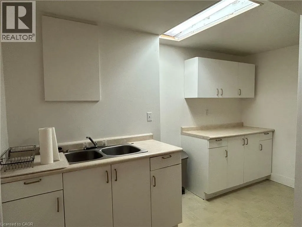 101 DONLY Drive S Unit# 3 #3