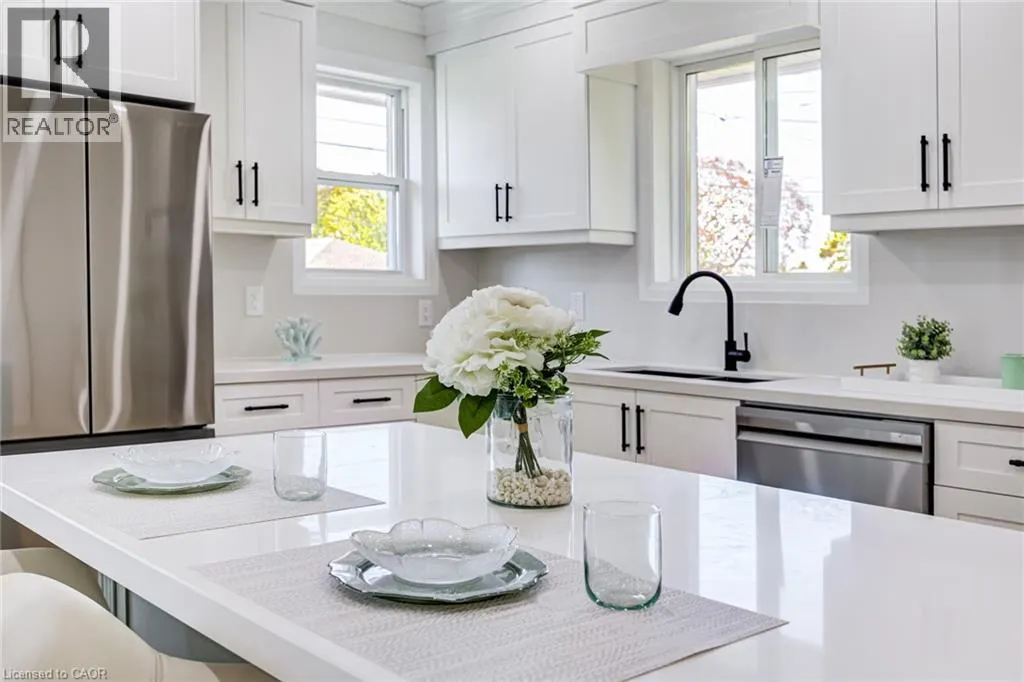 387 EAST 19TH Street Unit# Upper #Upper