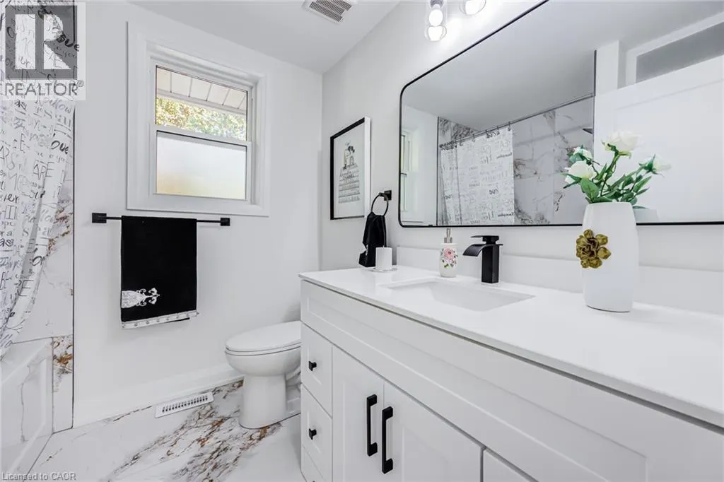 387 EAST 19TH Street Unit# Upper #Upper